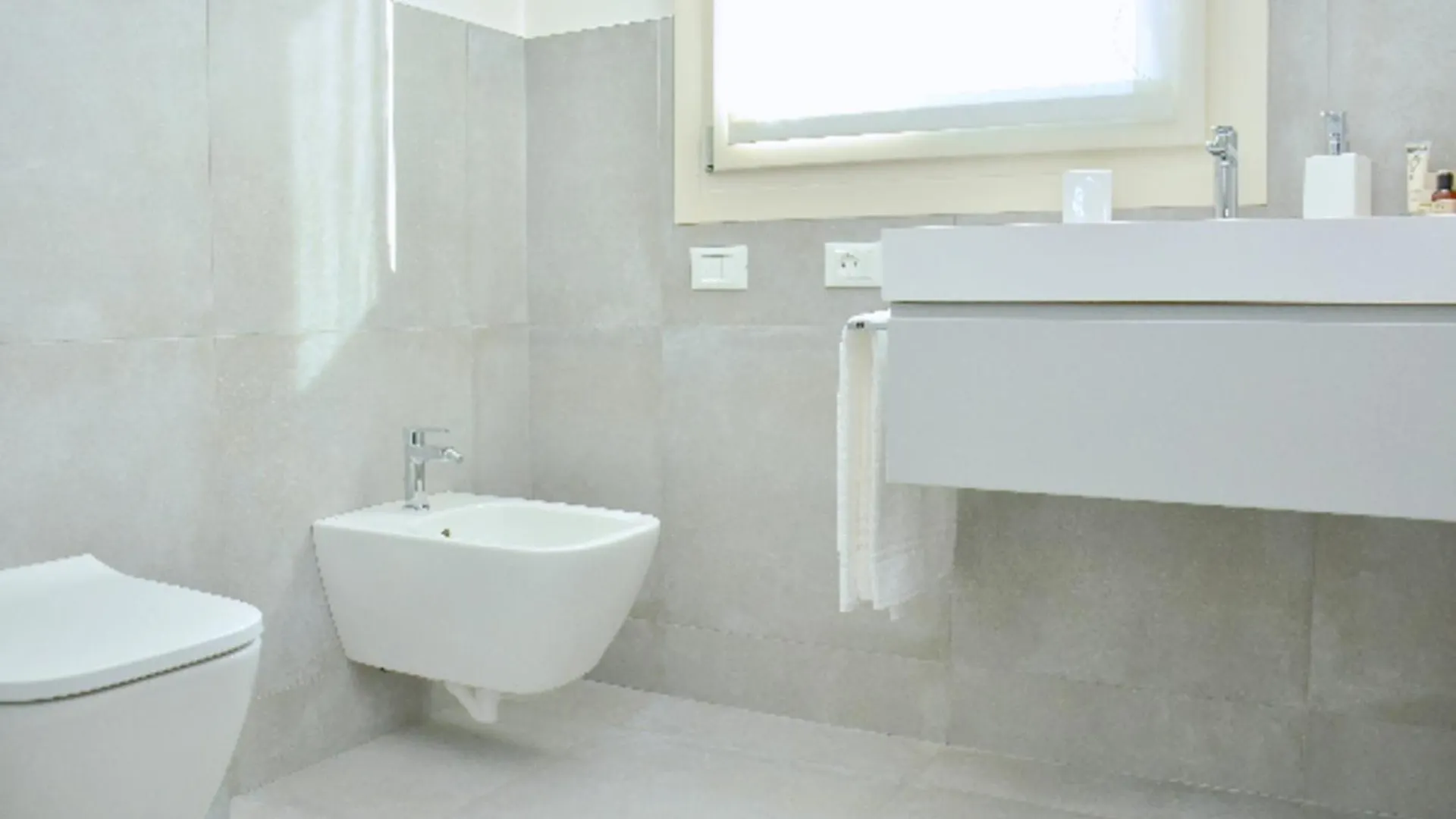 Azure Serenity Modern Sea View Flat With Pool Bibione Apartment