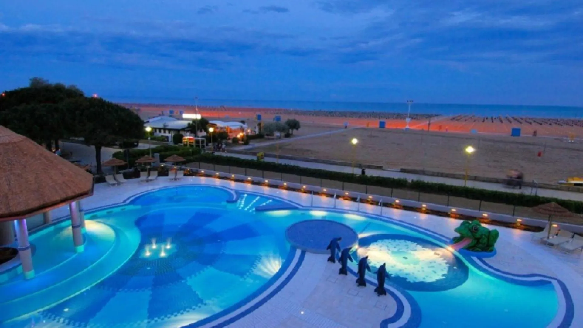 Azure Serenity Modern Sea View Flat With Pool Bibione 0*,  Italy