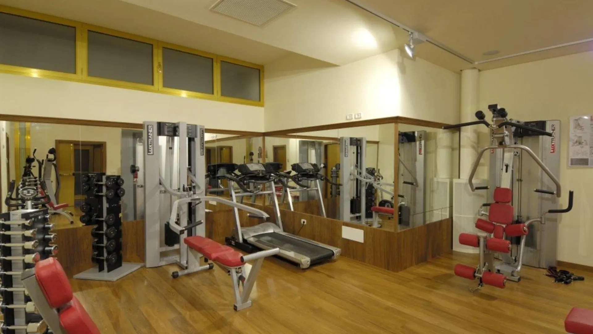 Azure Serenity Modern Sea View Flat With Pool Bibione Apartment