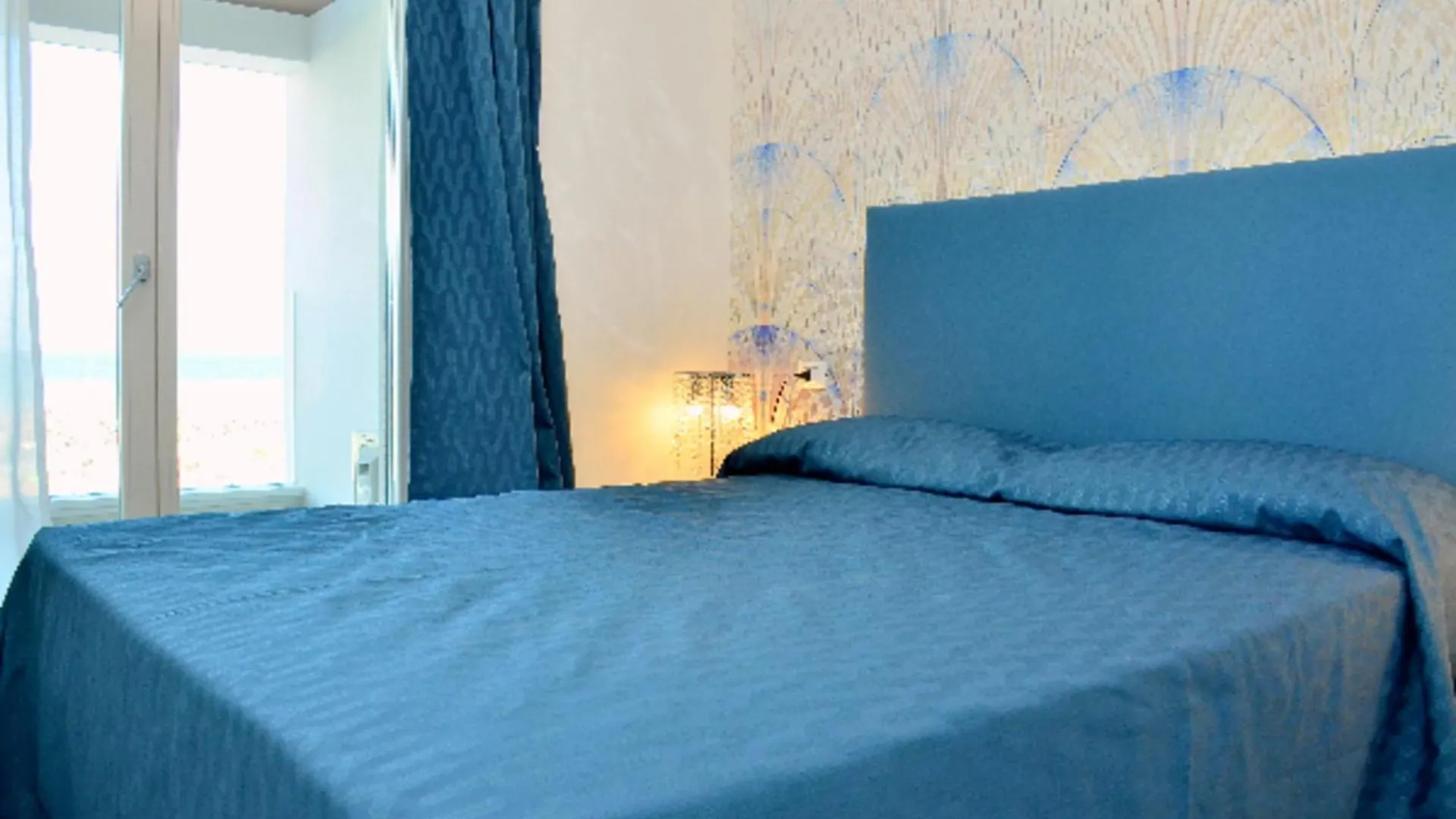 Azure Serenity Modern Sea View Flat With Pool Bibione Italy