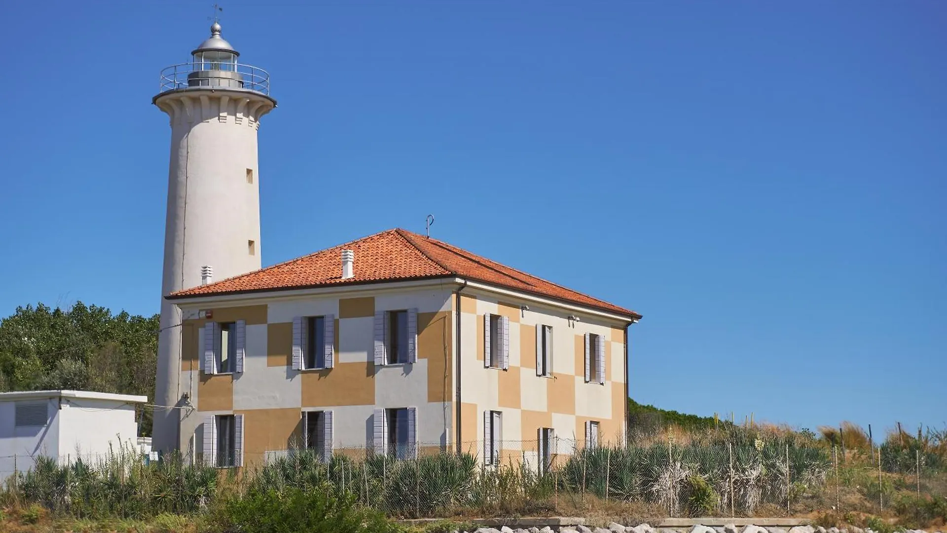 Azure Serenity Modern Sea View Flat With Pool Bibione Apartment