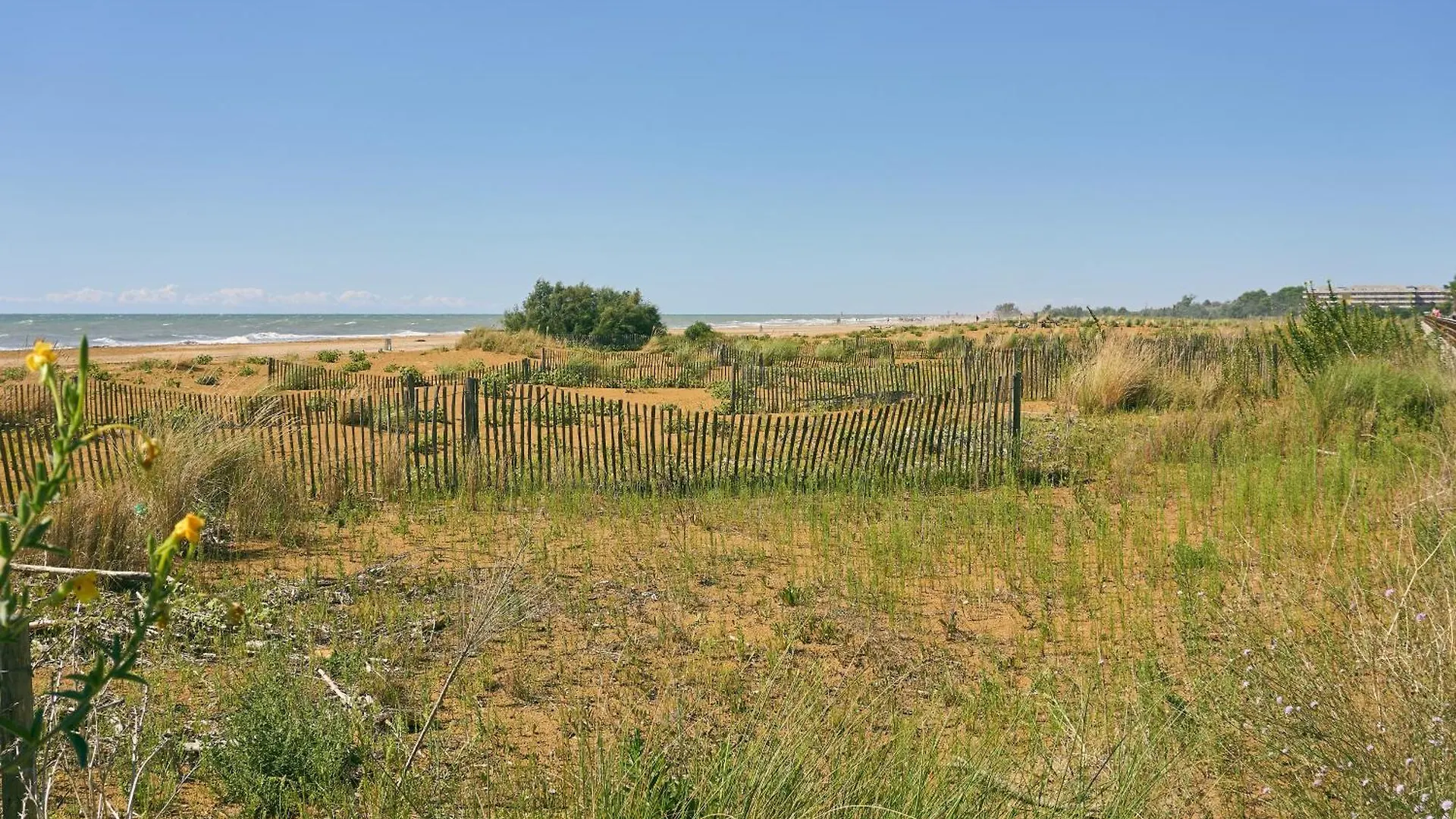 Azure Serenity Modern Sea View Flat With Pool Bibione Apartment